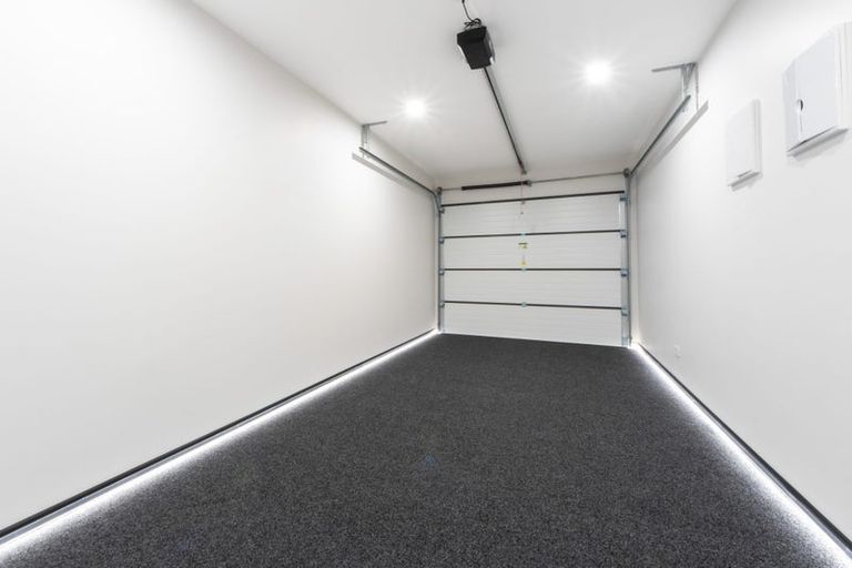 Photo of property in 4c Lyford Crescent, Sunnynook, Auckland, 0620