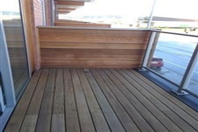 Photo of property in 301/160b Hobsonville Point Road, Hobsonville, Auckland, 0616