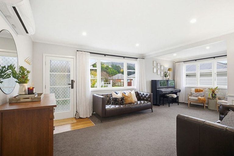 Photo of property in 4 Beauchamp Street, Tawa, Wellington, 5028