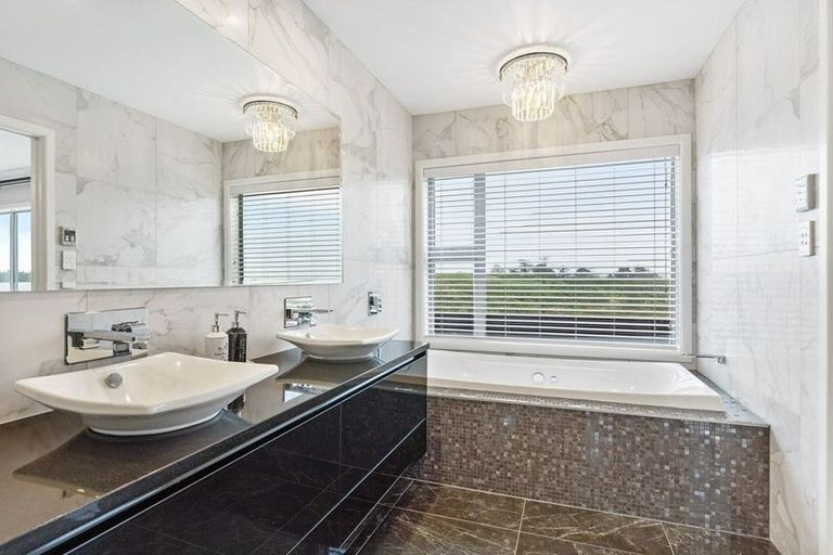 Photo of property in 57 Bayvista Drive, Karaka, Papakura, 2113