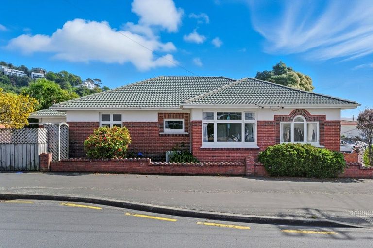 Photo of property in 31 Beach Street, Saint Clair, Dunedin, 9012