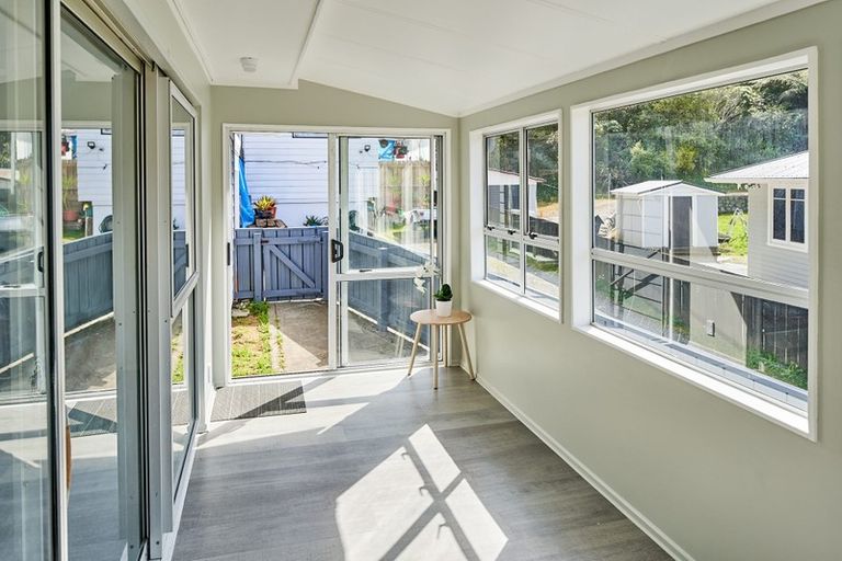 Photo of property in 2/22 Shackleton Grove, Stokes Valley, Lower Hutt, 5019