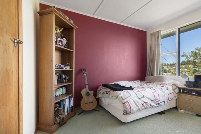 Photo of property in 110 Ruskin Road, Newlands, Wellington, 6037