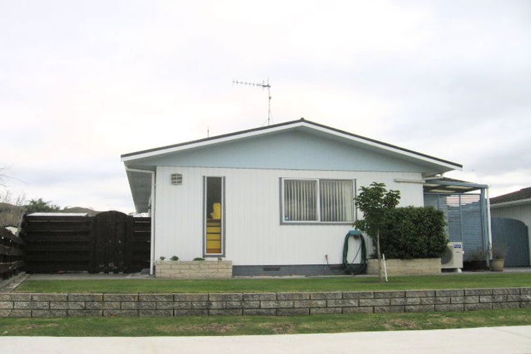 Photo of property in 37 Hammond Road, Taradale, Napier, 4112