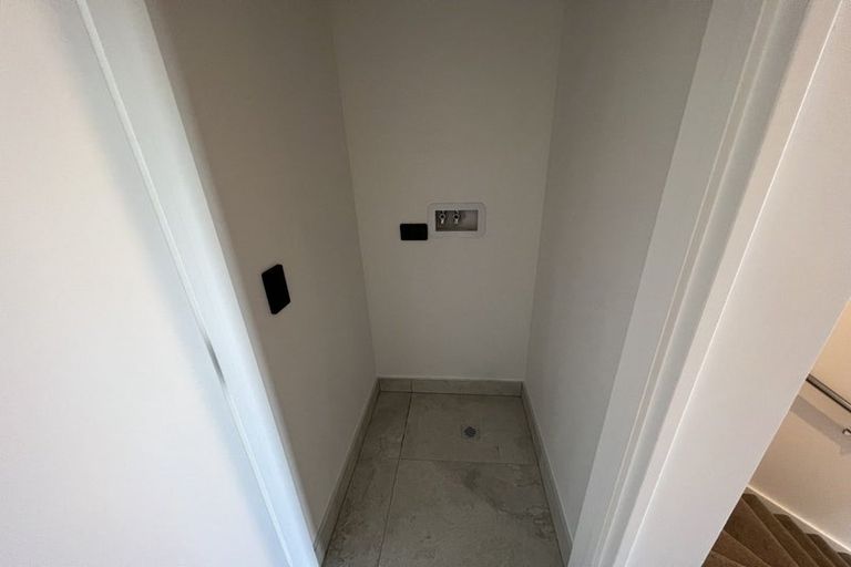 Photo of property in 2/18 Rutherford Street, Woolston, Christchurch, 8023