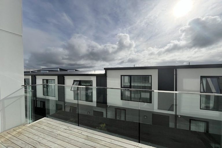 Photo of property in 31 Hinonga Loop, Silverdale, 0932