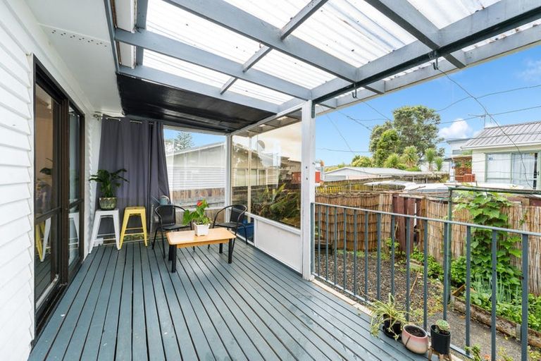 Photo of property in 37 Pomaria Road, Henderson, Auckland, 0610