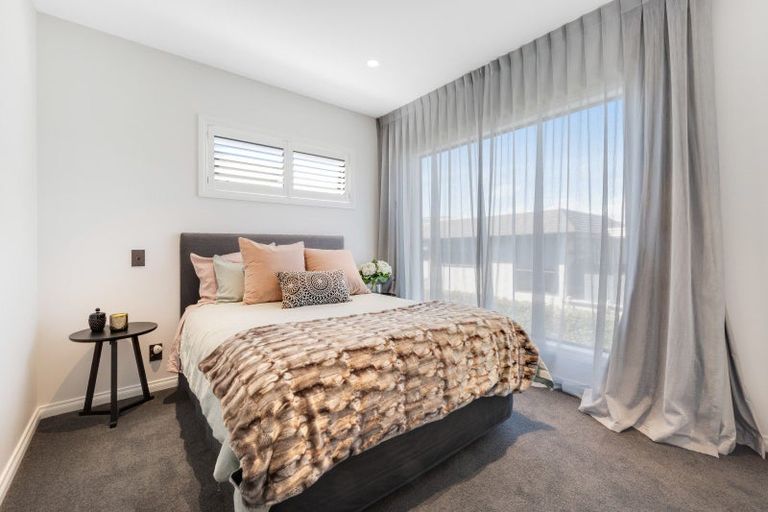 Photo of property in 47c Takutai Avenue, Half Moon Bay, Auckland, 2012