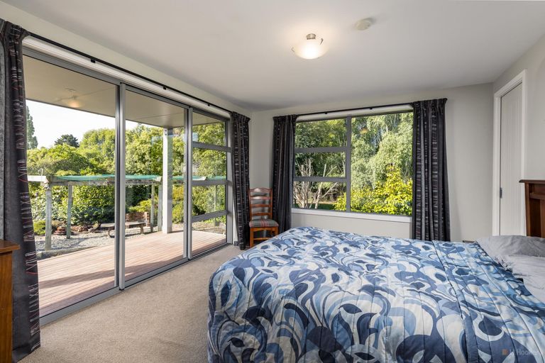Photo of property in 84 Timaru Road, Waimate, 7924