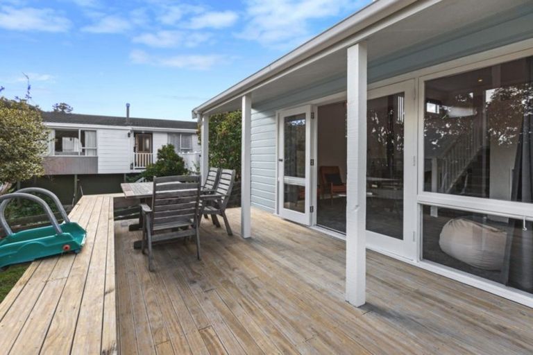 Photo of property in 52 Hicks Close, Whitby, Porirua, 5024