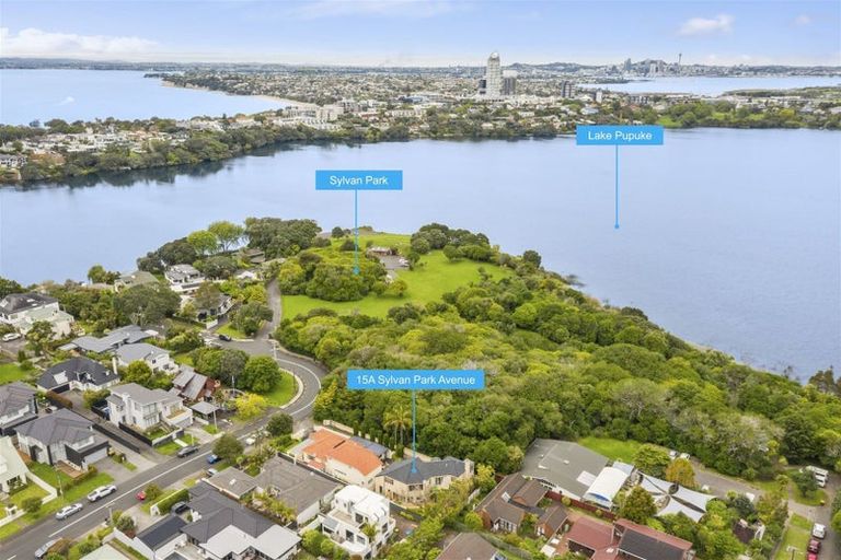 Photo of property in 1/15 Sylvan Park Avenue, Milford, Auckland, 0620