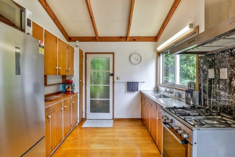 Photo of property in 25 Opou Road, Titirangi, Auckland, 0604