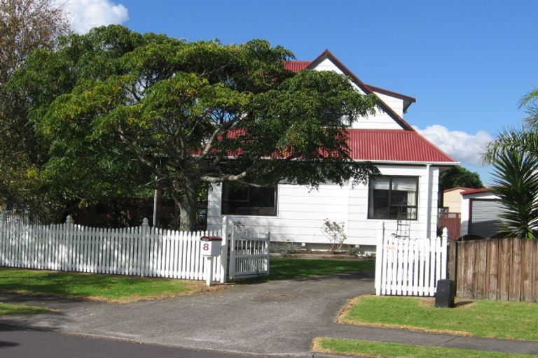 Photo of property in 8 Compass Place, Te Atatu Peninsula, Auckland, 0610