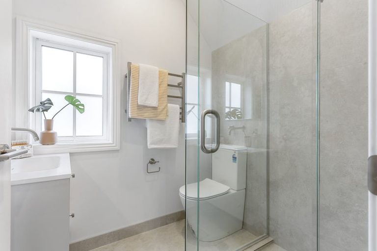 Photo of property in 159a Birkenhead Avenue, Birkenhead, Auckland, 0626