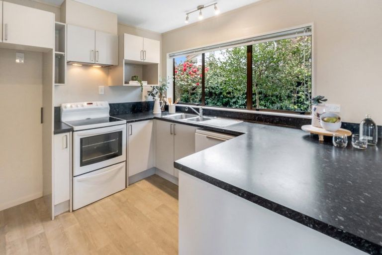 Photo of property in 2/5 Askew Place, Farm Cove, Auckland, 2012