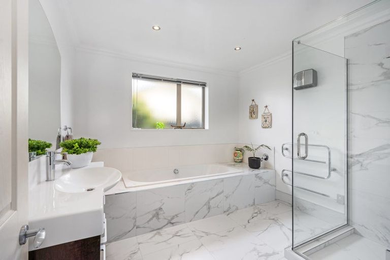 Photo of property in 24 Date Crescent, Aidanfield, Christchurch, 8025