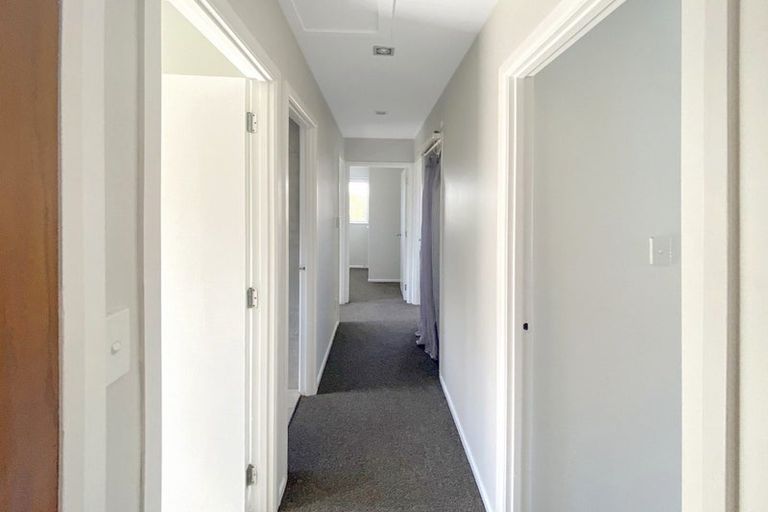 Photo of property in 19 Tahi Terrace, Glen Eden, Auckland, 0602