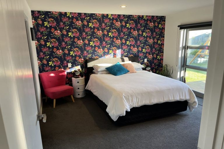Photo of property in 17 Story Street, Foxton Beach, Foxton, 4815