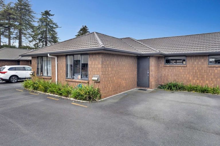 Photo of property in 108u4 Old Farm Road, Hamilton East, Hamilton, 3216