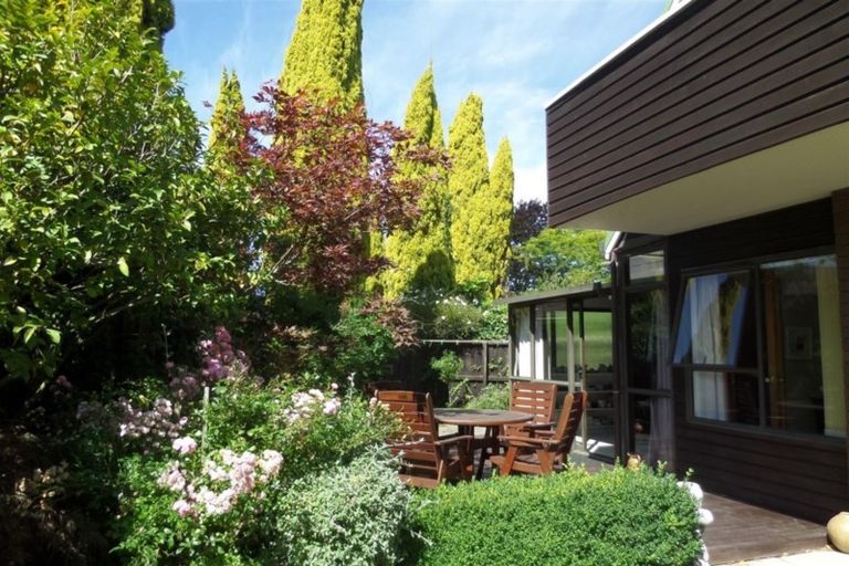 Photo of property in 2/35 Solway Avenue, Ilam, Christchurch, 8041