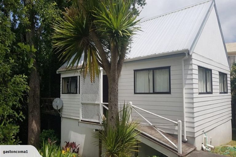 Photo of property in 1/43 Sabulite Road, Kelston, Auckland, 0602