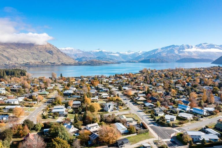 Photo of property in 121 Totara Terrace, Wanaka, 9305