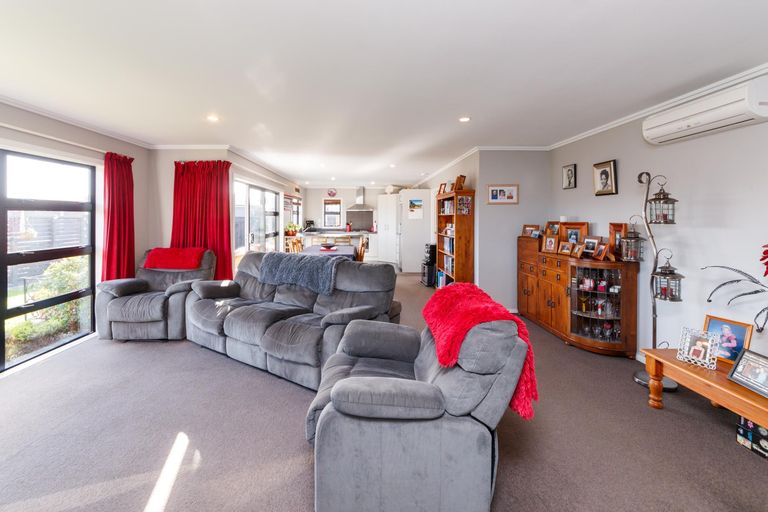 Photo of property in 1 Angelina Way, Kelvin Grove, Palmerston North, 4414