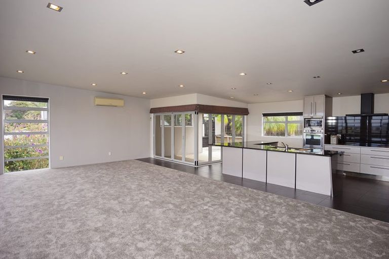 Photo of property in 3 Orewa Heights Crescent, Orewa, 0931