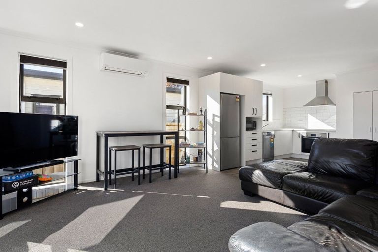 Photo of property in 1/4 Searancke Place, Fairfield, Hamilton, 3214
