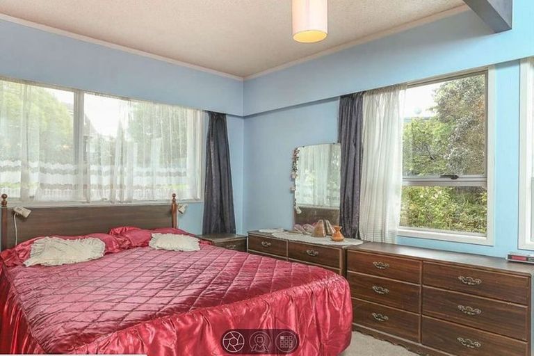 Photo of property in 28 Cyclarama Crescent, Massey, Auckland, 0614