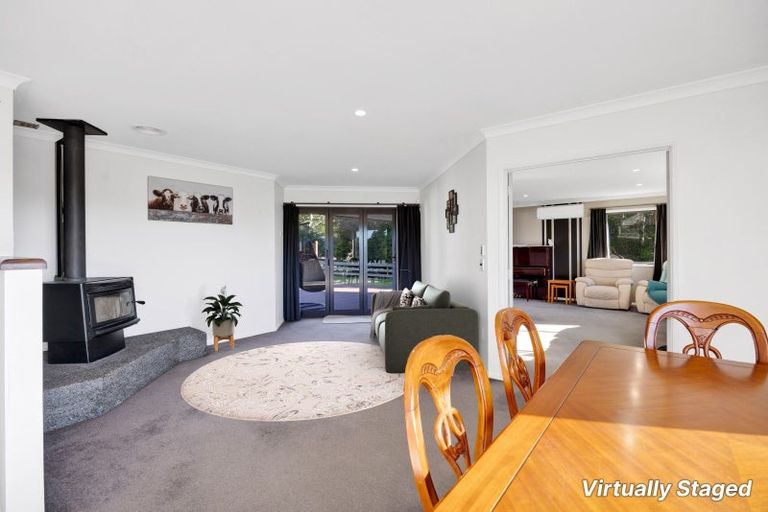 Photo of property in 90 Ridgewood Drive, Ridgewood, New Plymouth, 4371