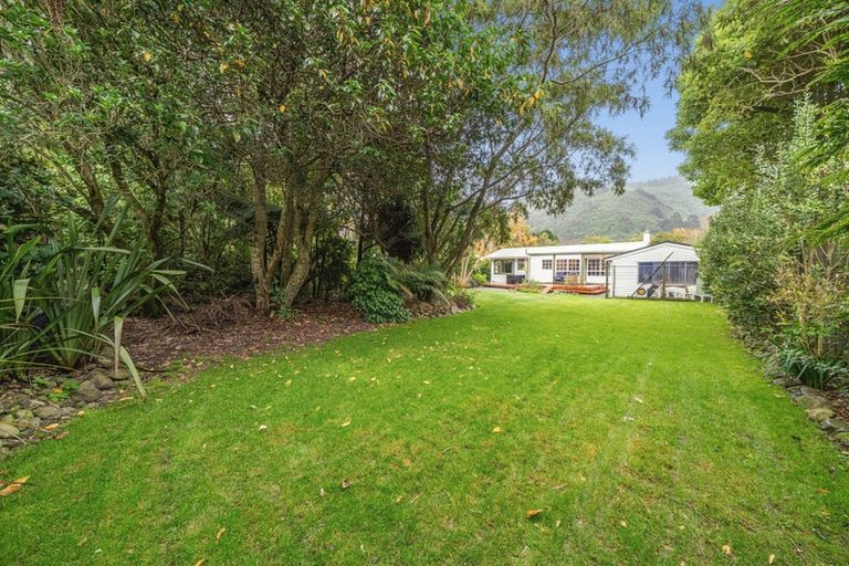 Photo of property in 114 Akatarawa Road, Birchville, Upper Hutt, 5018