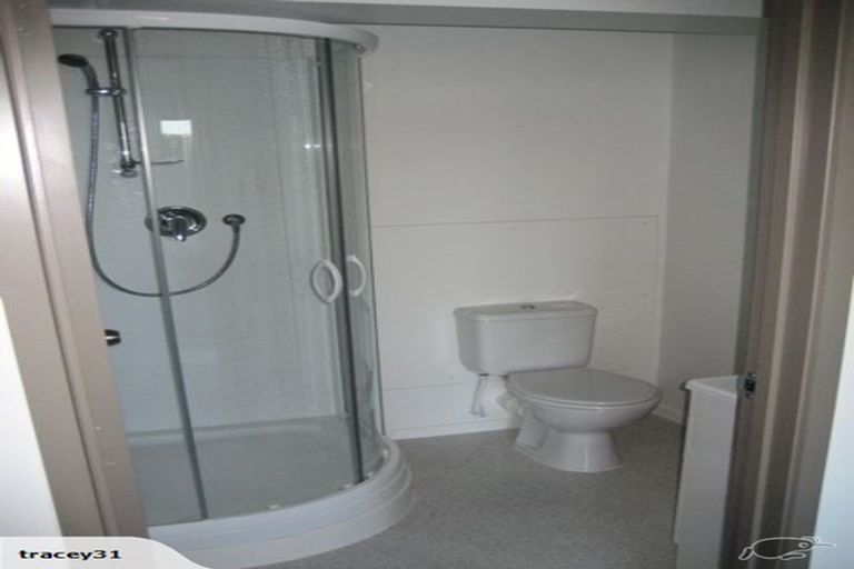 Photo of property in 32 Roick Parade, Glen Eden, Auckland, 0602