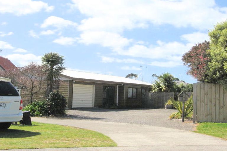 Photo of property in 9 Kimber Grove, Papamoa Beach, Papamoa, 3118