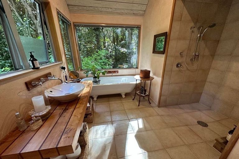 Photo of property in 23b Kakariki Grove, Waikanae, 5036