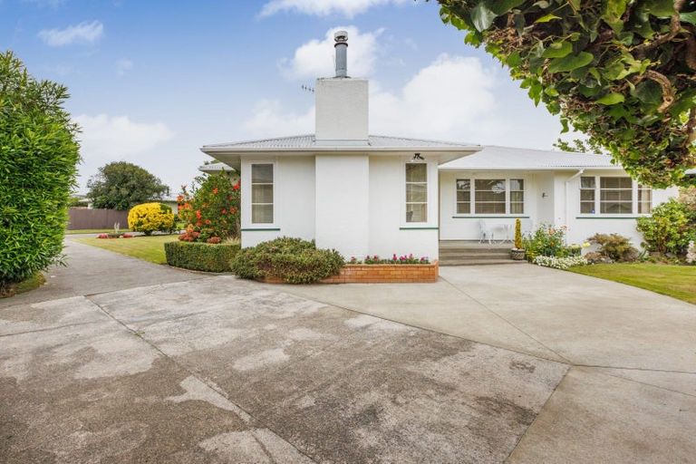 Photo of property in 4 Duna Place, Takaro, Palmerston North, 4412