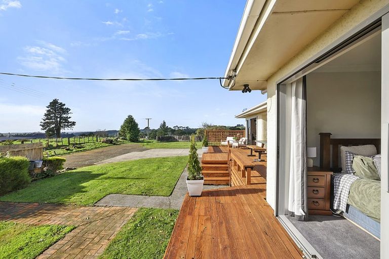 Photo of property in 1467 Mangorei Road, Mangorei, New Plymouth, 4371