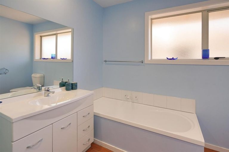 Photo of property in 48 Glenmore Avenue, Casebrook, Christchurch, 8051