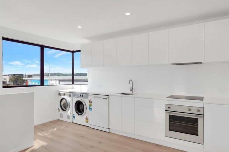 Photo of property in 11 Otira Place, Awapuni, Palmerston North, 4412