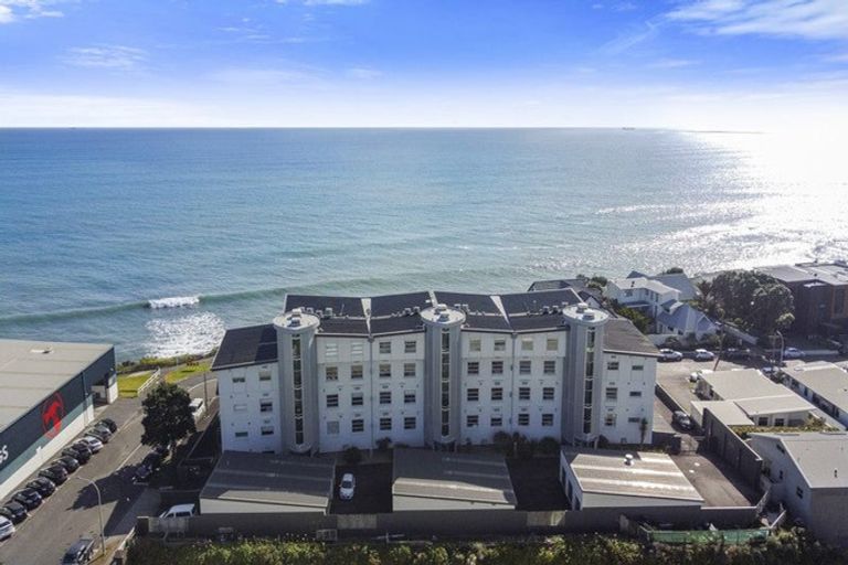 Photo of property in Quarterdeck, 3/4 Buller Street, New Plymouth, 4310