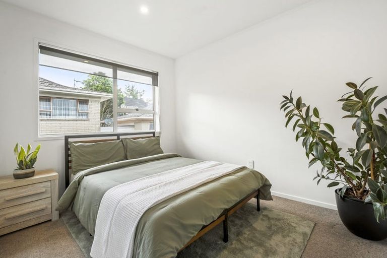 Photo of property in 1/24 Bayview Road, Bayview, Auckland, 0629