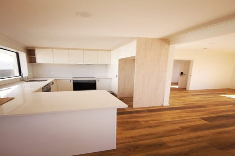 Photo of property in 124c Rosier Road, Glen Eden, Auckland, 0602