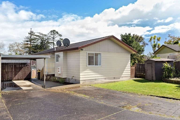 Photo of property in 10 Borich Road, Sunnyvale, Auckland, 0612