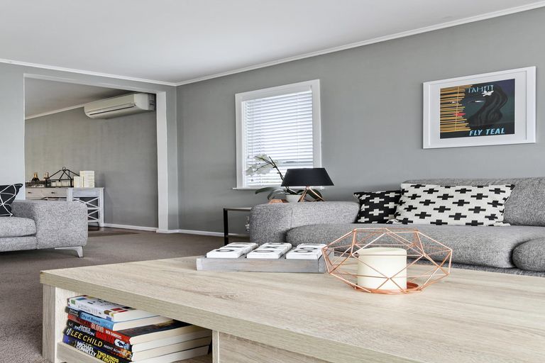 Photo of property in 34 Ranui Avenue, Ranui, Auckland, 0612