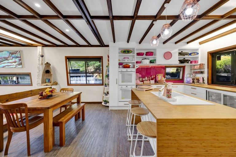 Photo of property in 9 Beach Road, Patea, 4520