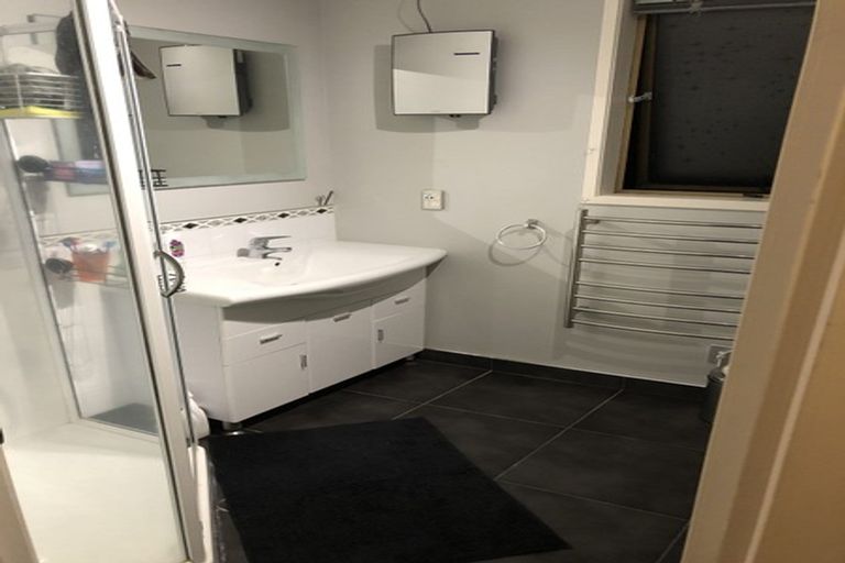 Photo of property in 4 Intrepid Place, Torbay, Auckland, 0630