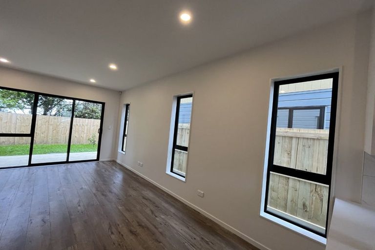 Photo of property in 10/241 Don Buck Road, Massey, Auckland, 0614