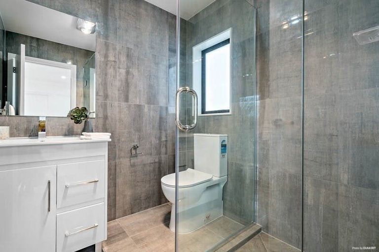 Photo of property in 35d Laurie Avenue, Papakura, 2110