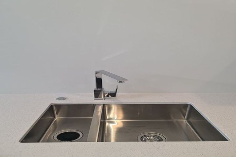 Photo of property in 2 Tai Lane, Whitby, Porirua, 5024