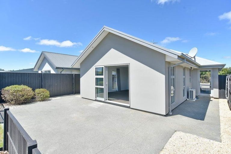 Photo of property in 8 Helmore Street, Rangiora, 7400